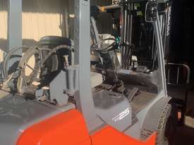 FORKLIFT TO SUIT TRANSPORT YARD - picture0' - Click to enlarge