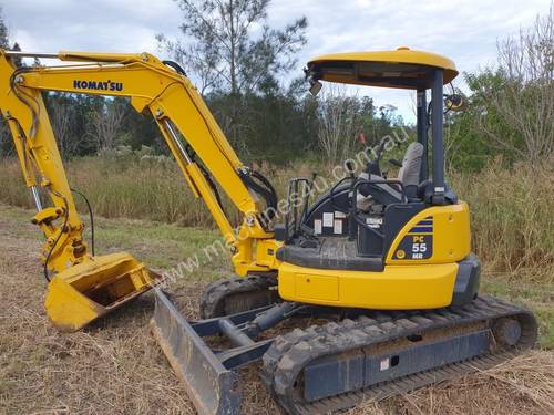 Komatsu 5.5 Tonne Excavator 