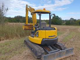 Komatsu 5.5 Tonne Excavator  - picture0' - Click to enlarge