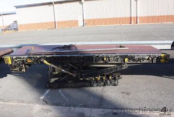 Motorised powered 4.2m long 1m wide rubber belt conveyor system scissor lift