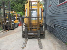 Toyota 2 ton Petrol Cheap Used Forklift #1579 - picture1' - Click to enlarge