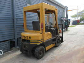 Toyota 2 ton Petrol Cheap Used Forklift #1579 - picture2' - Click to enlarge