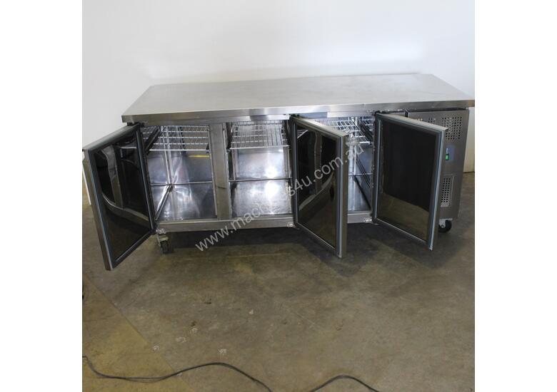 caption Polar G597-A Undercounter Fridge