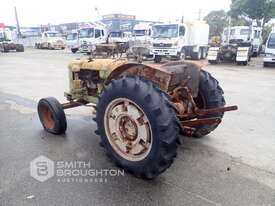 DAVID BROWN CROPMASTER 4X2 TRACTOR - picture2' - Click to enlarge