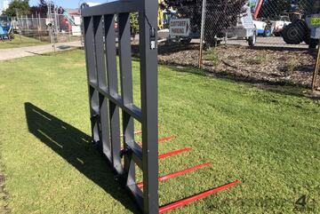 Hay bale spikes big squares Euro 5 hitch