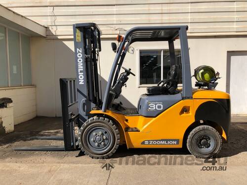 Dual Fuel Container Access 3.0t Zoomlion Forklift