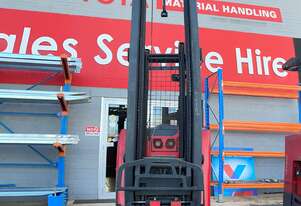 LIFTEK - RAYMOND BT 740 DR32TT Reach Truck