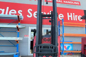 LIFTEK - RAYMOND BT 740 DR32TT Reach Truck