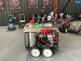 *** IN STOCK *** Explorer G2 - Hot Water Engine High Pressure Cleaner - picture0' - Click to enlarge