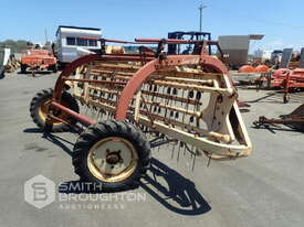 NEW HOLLAND SUPER 56 HAY RAKE - picture1' - Click to enlarge