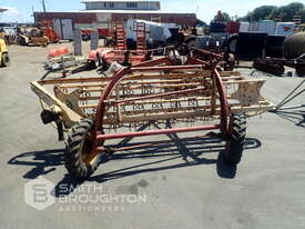 NEW HOLLAND SUPER 56 HAY RAKE - picture2' - Click to enlarge