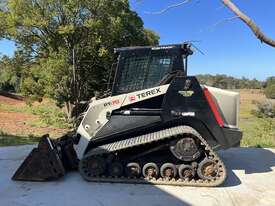 ASV PT70 tilt hitch 2015, 1250 hours only  - picture0' - Click to enlarge