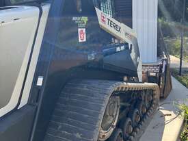 ASV PT70 tilt hitch 2015, 1250 hours only  - picture1' - Click to enlarge