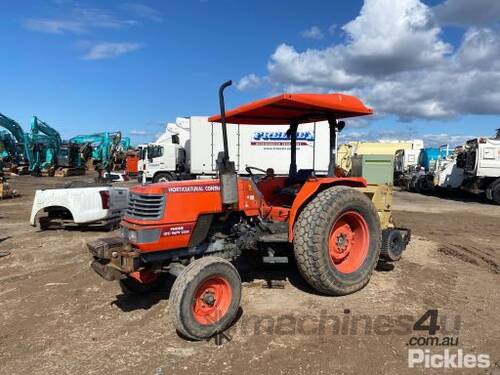 1999 Kubota M5400