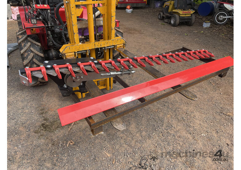 caption Canola Knife 1.6m - Never used + Can be delivered if required