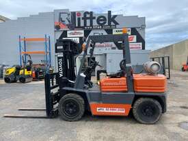 Toyota 3.5T Forklift  - picture0' - Click to enlarge