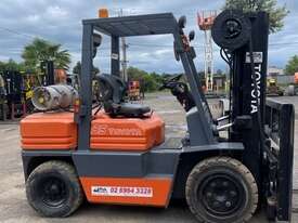 Toyota 3.5T Forklift  - picture0' - Click to enlarge