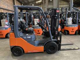 2017 TOYOTA 32-8FG18 LPG GAS FORKLIFT 2 STAGE 3000 V CLEAR VIEW MAST   - picture0' - Click to enlarge