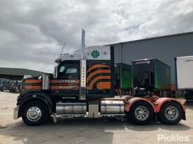 2017 Kenworth T610SAR - picture1' - Click to enlarge