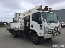 2013 Isuzu NPS300 - picture0' - Click to enlarge