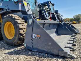 XCMG XC760K Skidsteer - picture0' - Click to enlarge