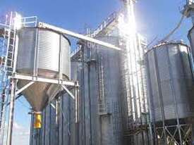 ALVAN BLANCH - Grain Silos - Flat bottom silos supplied by PRADO silos.  - picture0' - Click to enlarge