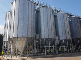 ALVAN BLANCH - Grain Silos - Flat bottom silos supplied by PRADO silos.  - picture2' - Click to enlarge