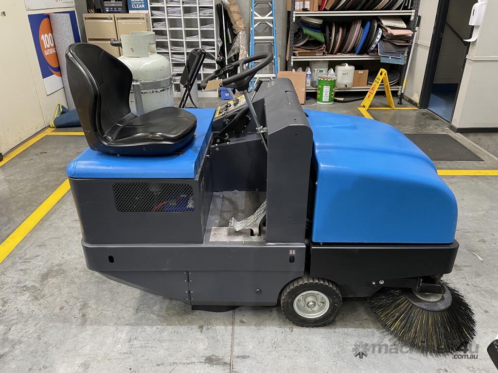 Hire 2017 conquest PB115 LPG Ride On Sweeper in GLADSTONE PARK, VIC