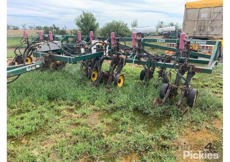 Used 2007 Excel Stubble Warrior Deep Till Fertiliser Cultivator 8m Width Tow behind Gas Cart 3