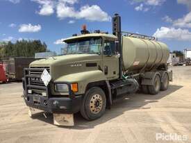 2000 Mack CH Fleetliner - picture0' - Click to enlarge