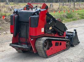 Toro TX1000 Skid Steer Loader - picture2' - Click to enlarge