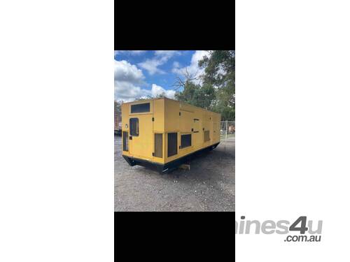 Generator Caterpillar 700kva