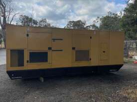 Generator Caterpillar 700kva - picture1' - Click to enlarge