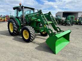 2005 John Deere 5820 Premium Utility Tractors - picture1' - Click to enlarge