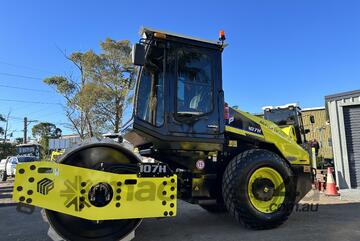 2025 Multipac 107H 7.5T Single Drum roller