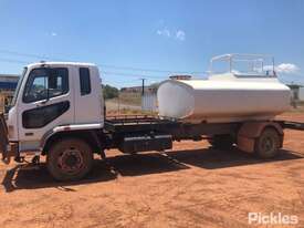 2009 Mitsubishi FUSO Fuel Tanker - picture2' - Click to enlarge