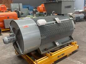 750 kw 1000 hp 4-pole 1492 rpm 415 volt 500 frame AC Electric Motor ABB Type HXR500LH4 - picture0' - Click to enlarge