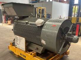 750 kw 1000 hp 4-pole 1492 rpm 415 volt 500 frame AC Electric Motor ABB Type HXR500LH4 - picture2' - Click to enlarge