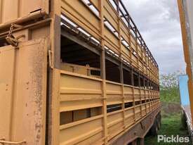 1984 Haulmark 41FT Tri-axle Tri Axle Cattle Trailer - picture2' - Click to enlarge