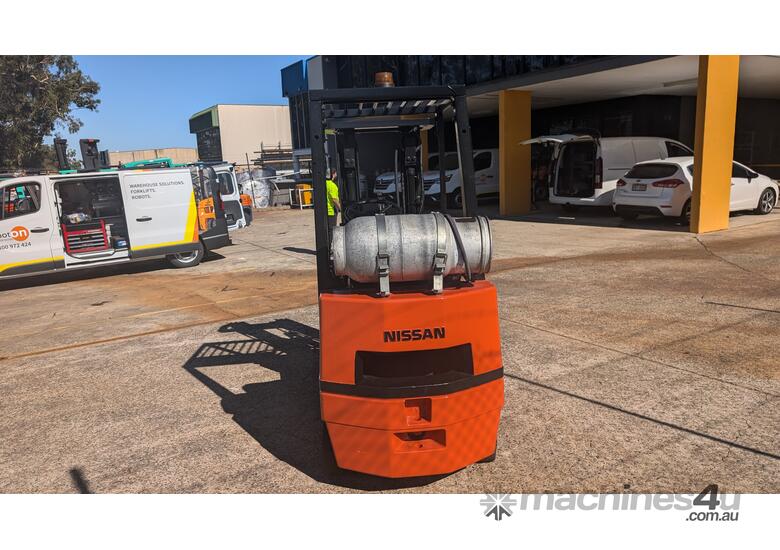 caption NISSAN 1.5T LPG Forklift | Container Entry | Side Shift