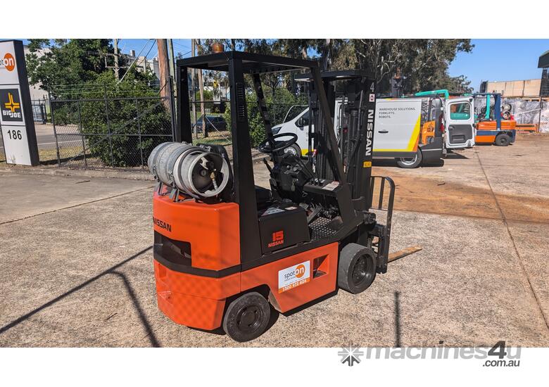 caption NISSAN 1.5T LPG Forklift | Container Entry | Side Shift