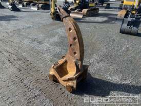 Ripper to suit Komatsu PC200 - picture1' - Click to enlarge