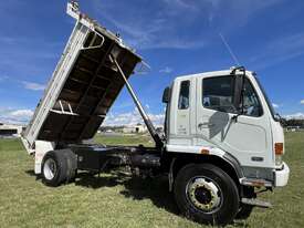 Mitsubishi Fuso Fighter FM10.0 4x2 Tipper Truck. Ex Council.  - picture0' - Click to enlarge