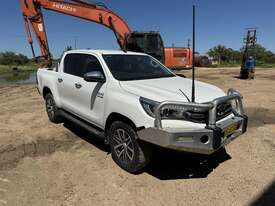2018 Toyota Hilux SR5 Ute  - picture1' - Click to enlarge