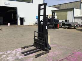 Crown 20IMT154A Reach Forklift - picture1' - Click to enlarge