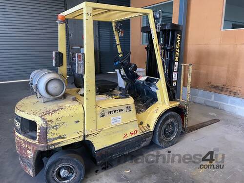 2.5T Hyster Gas Forklift