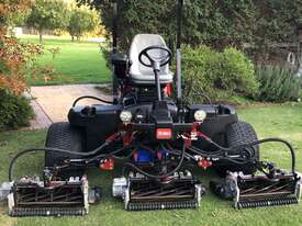 Toro 5010-H Reel master Mower - picture0' - Click to enlarge