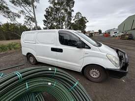 2011 Hyundai iLoad H1 Petrol (Non-Running) - picture1' - Click to enlarge