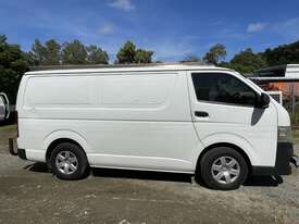 2013 Toyota Hiace  Diesel - picture0' - Click to enlarge