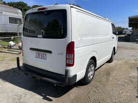 2013 Toyota Hiace  Diesel - picture2' - Click to enlarge
